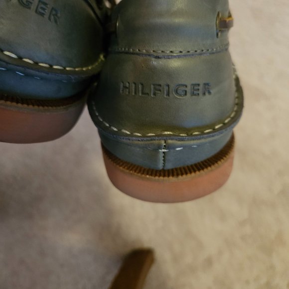 NWOT Men's Tommy Hilfiger Gray Leather Boat Shoes - Picture 7 of 9